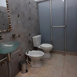 Baños / Bathrooms